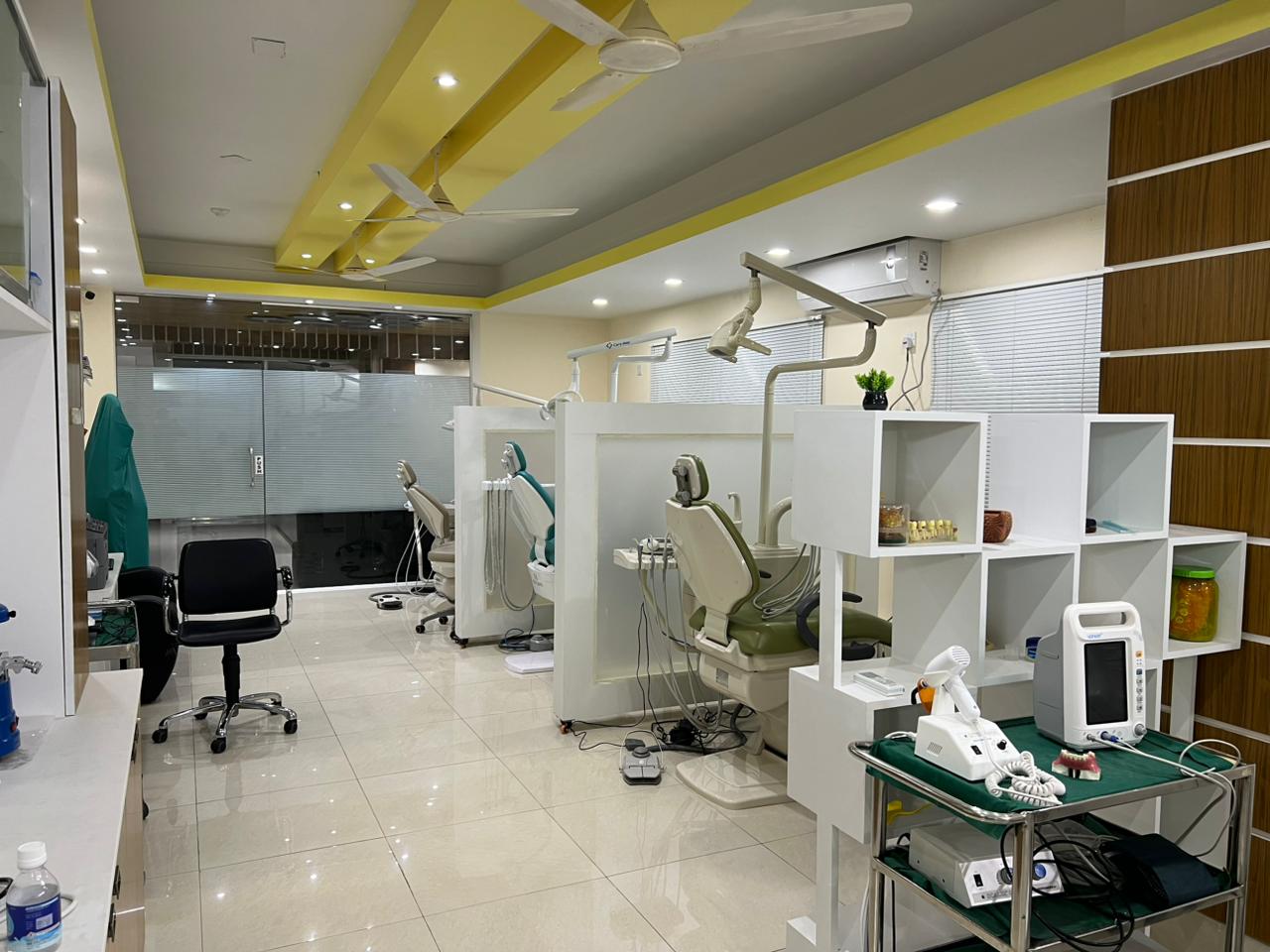 Rajshahi Specialised Dental Centre is at Ghosh para, Rajshahi